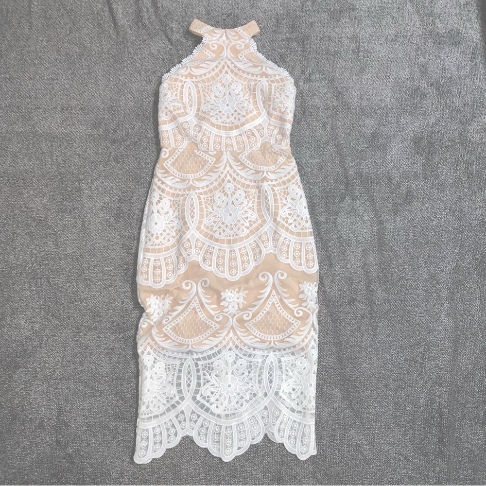 Lulu’s White Lace Dress